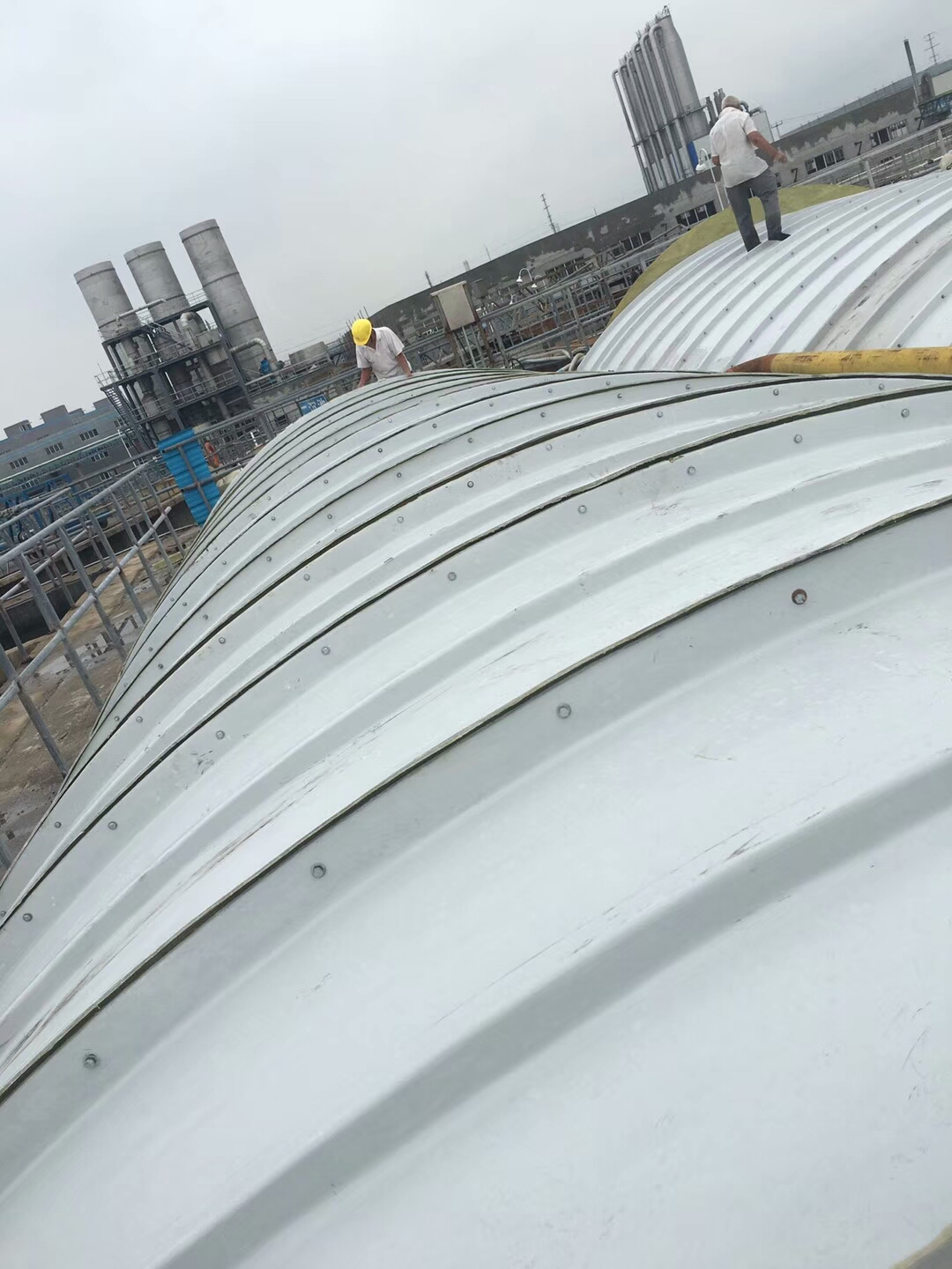 污水廠玻璃鋼蓋板耐腐蝕性強-適應惡劣環(huán)境